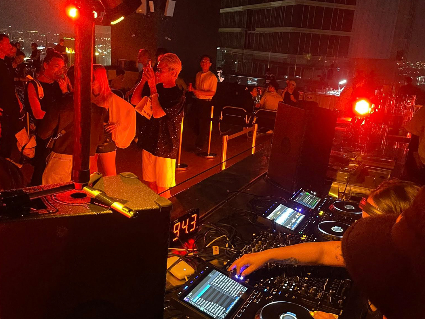 RTS Live Streaming ให้บริการถ่ายทอดสดแบบมืออาชีพ ส่งตรงถึงผู้ชมแบบเรียลไทม์ ครอบคลุมทุกแพลตฟอร์มยอดนิยม เช่น Facebook / YouTube / TikTok / Line / Website / Zoom และอื่น ๆ